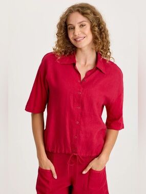 XCVI
BALTO LINEN SNAP-UP TOP
 In Red Garnet
